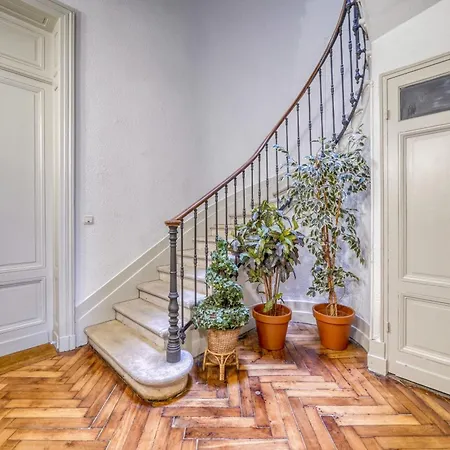 Spacious And Bright Haven Of Peace